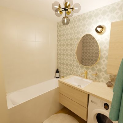 Une salle de bain lumineuse